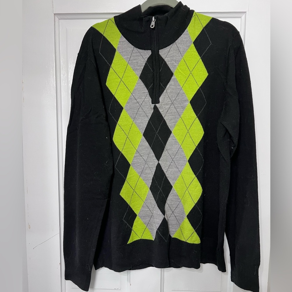 Men’s size XL Apt.9 sweater.